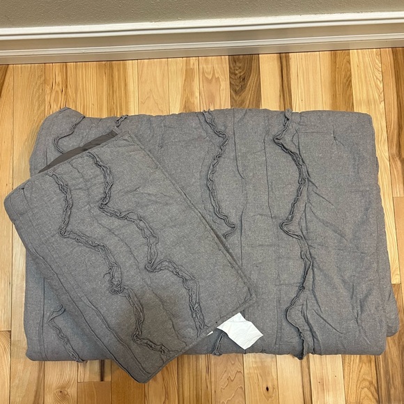 Pottery Barn Gray Comforter : Size Twin XL - Picture 2 of 2